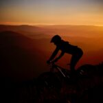 mulher perde o medo de pedalar